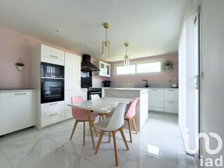  Villa  vendre 6 pices 185 m