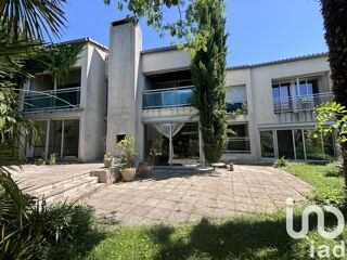  Villa  vendre 13 pices 247 m
