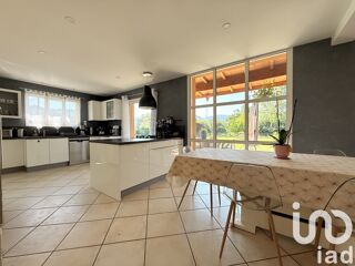  Villa � vendre 9 pi�ces 210 m�