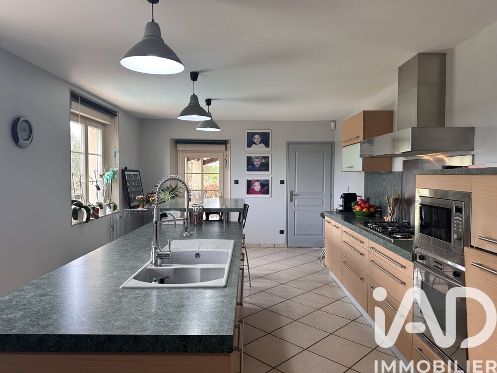 � vendre  Maison Ar�ais (79210)