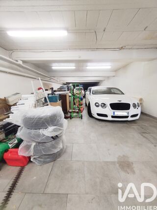  Parking / Garage  vendre 205 m
