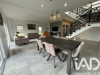  Maison  vendre 7 pices 214 m