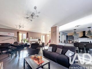  Maison � vendre 10 pi�ces 234 m�