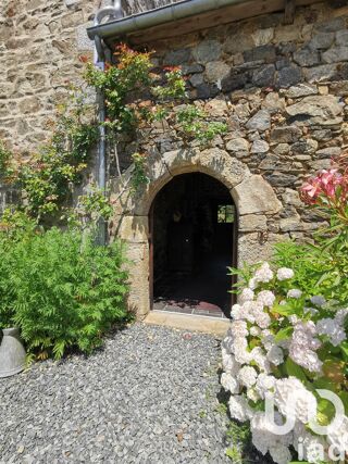  Maison  vendre 8 pices 236 m