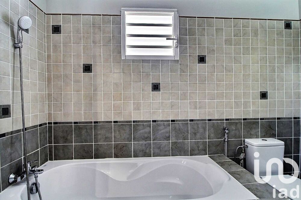 � vendre  Maison Sainte-Anne (97180)