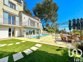  Villa  vendre 10 pices 313 m