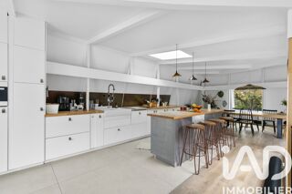  Villa  vendre 7 pices 215 m