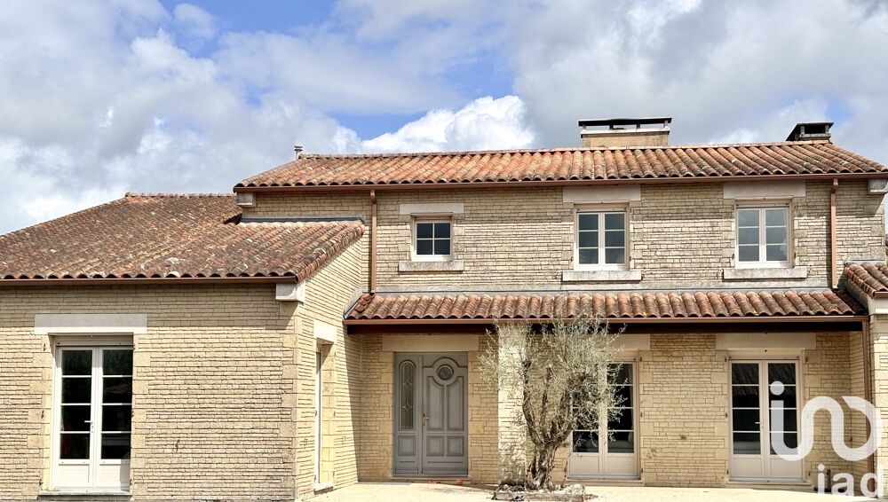 � vendre  Maison Ar�ais (79210)