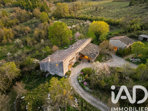   Vente Domaine 8 pi�ces Maison - 8 pi�ce(s) - 279 m�