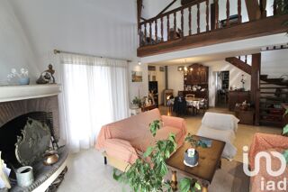  Maison  vendre 8 pices 210 m