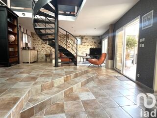  Villa  vendre 8 pices 274 m