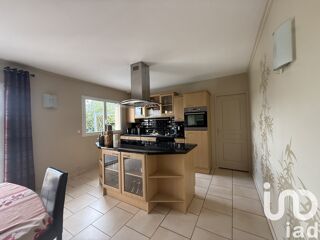  Maison  vendre 8 pices 220 m