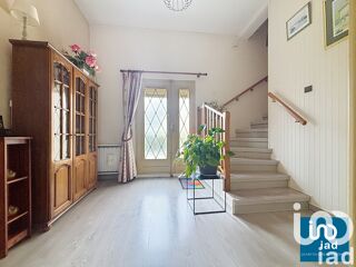  Villa  vendre 8 pices 123 m