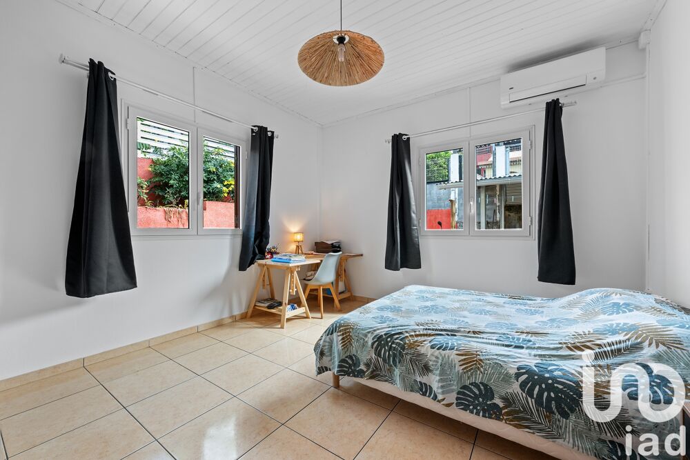 � vendre  Maison L' �tang-Sal� (97427)