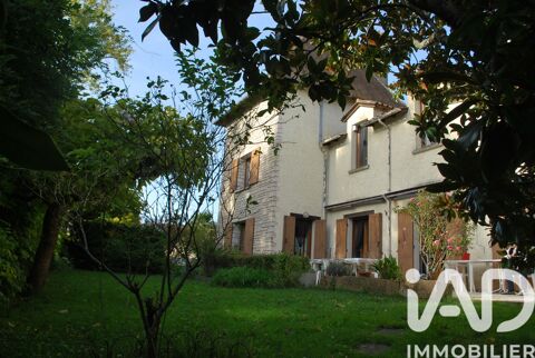   Vente Maison traditionnelle 8 pi�ces Maison - 8 pi�ce(s) - 230 m�