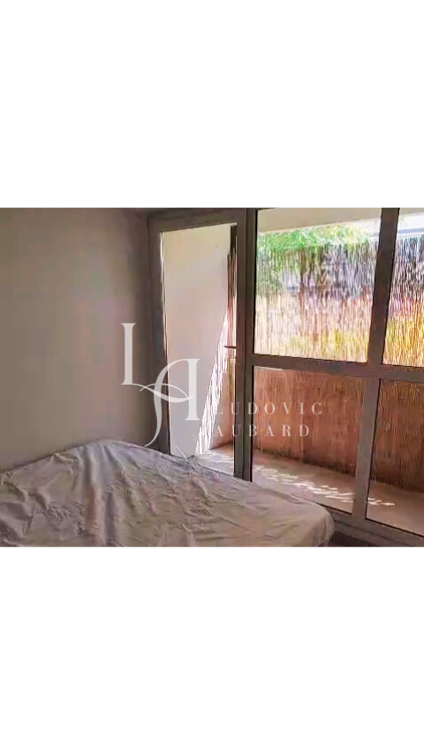   Location Appartement 1 pi�ce Appartement - 1 pi�ce(s) - 10 m�