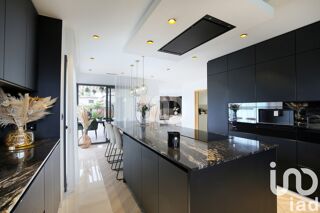  Villa � vendre 6 pi�ces 225 m�