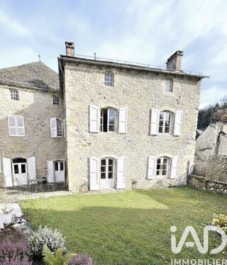  Maison � vendre 9 pi�ces 231 m�