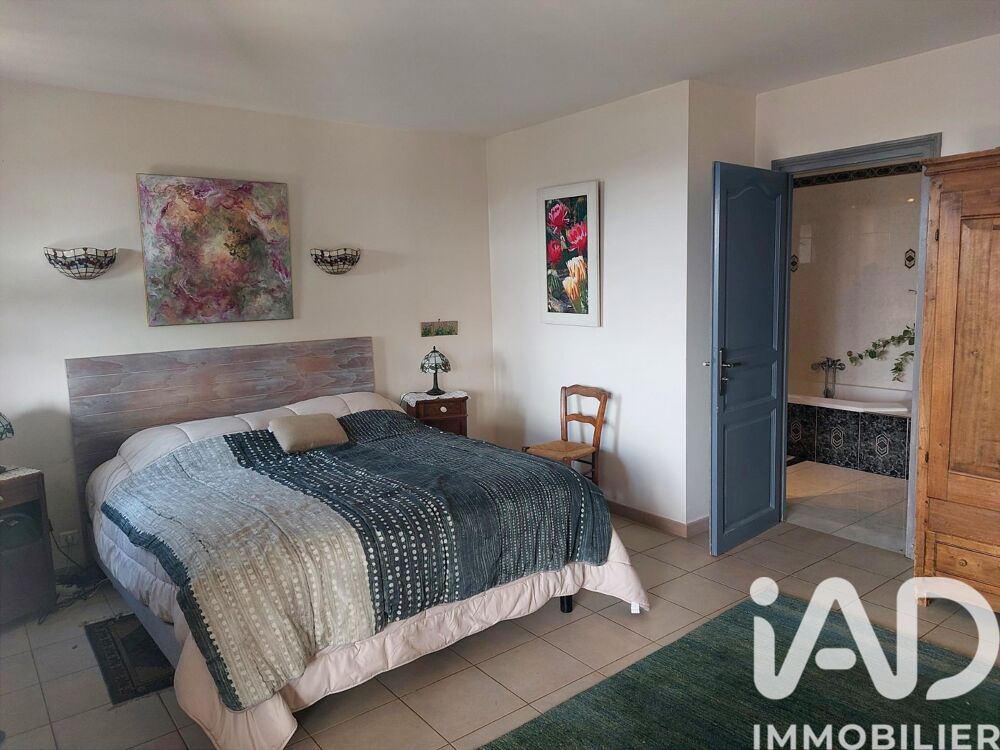 � vendre  Villa Venasque (84210)