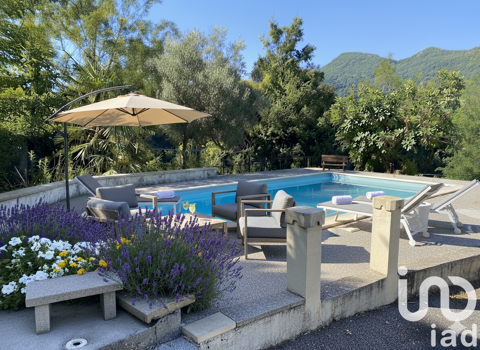   Vente Maison traditionnelle 7 pi�ces Maison - 7 pi�ce(s) - 254 m�