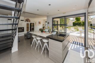  Maison  vendre 8 pices 225 m