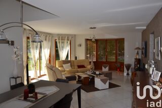  Villa  vendre 10 pices 190 m