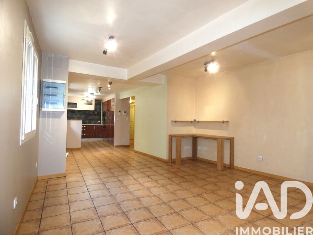 Vente Maison Vente Maison de village 4 pi�ces N�vian