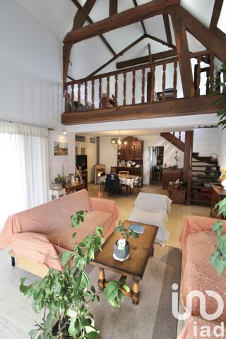  Maison  vendre 8 pices 210 m