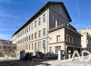  Immeuble � vendre 2600 m�