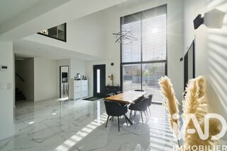  Maison � vendre 6 pi�ces 210 m�