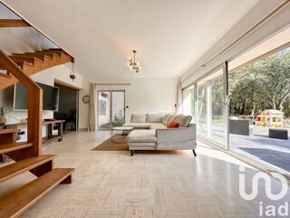  Villa  vendre 11 pices 245 m