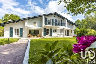  Villa  vendre 6 pices 241 m