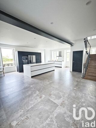  Propri�t�/ch�teau � vendre 6 pi�ces 215 m�