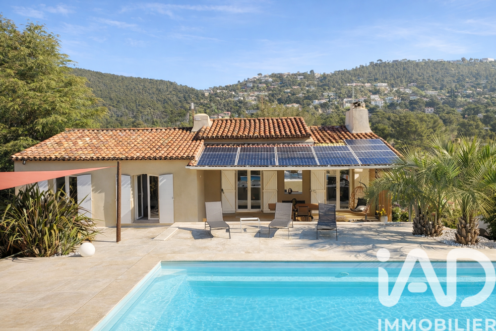 � vendre  Maison Carqueiranne (83320)