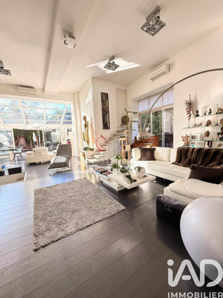  Villa  vendre 6 pices 243 m