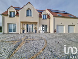  Villa  vendre 8 pices 230 m