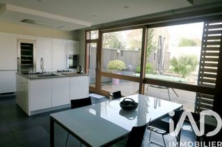  Villa � vendre 6 pi�ces 210 m�