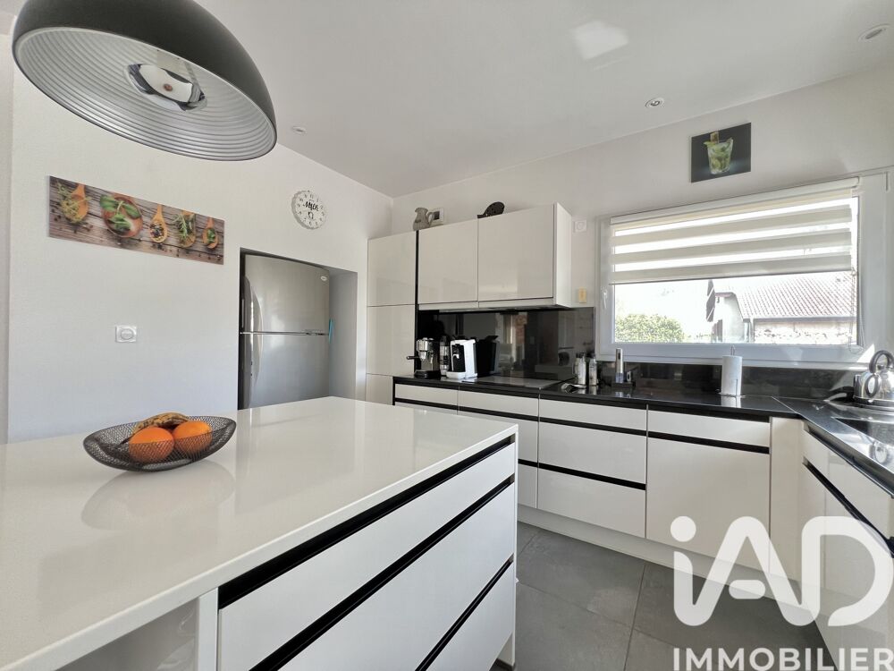 � vendre  Villa La Buisse (38500)