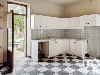  Maison  vendre 15 + pices 240 m