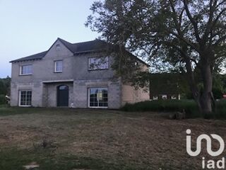  Maison  vendre 8 pices 330 m