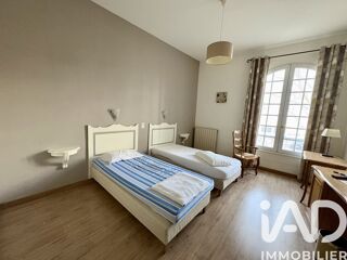  Maison � vendre 15 + pi�ces 2400 m�