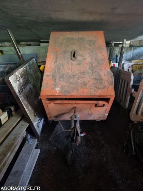 - industrial equipment - compressor - mobile compress... 366 93100 Saint-vallier-de-thiey