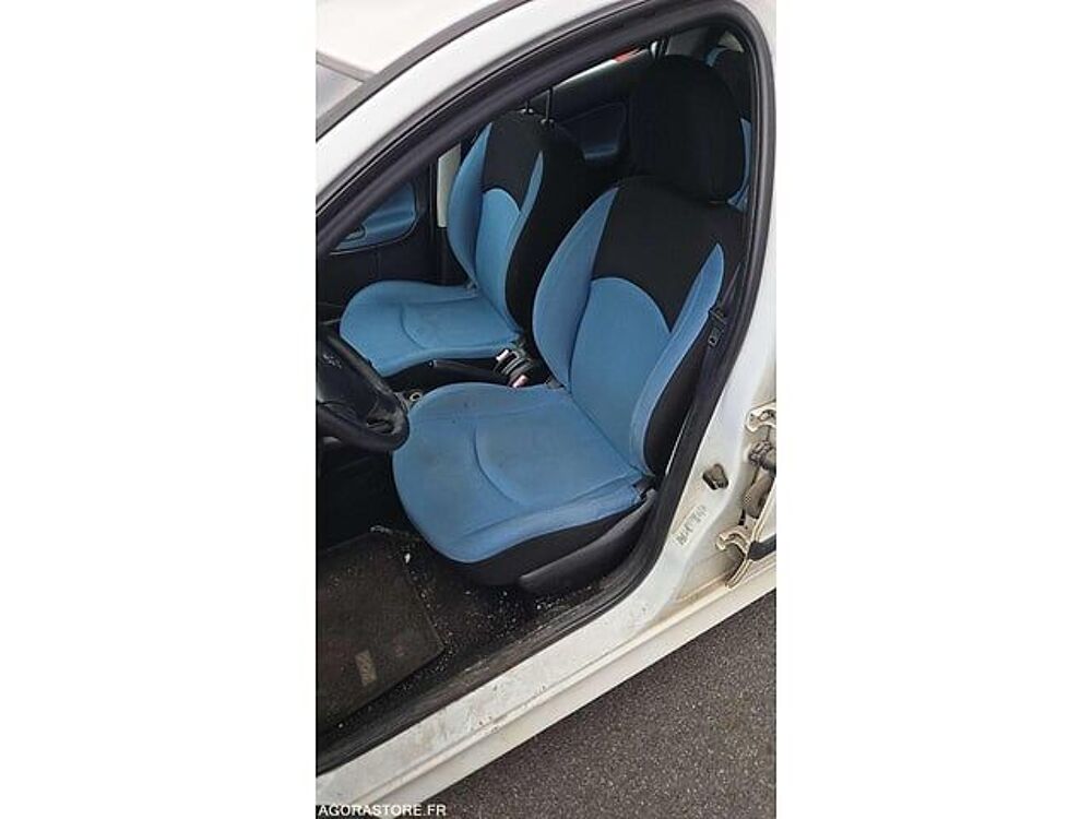 206 VF32AHFXF44052830 occasion 93100 Lamballe-Armor