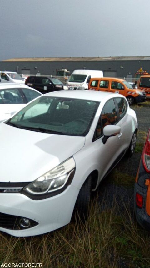 Renault Clio VF15R040H49610381 2013 occasion Montreuil 93100
