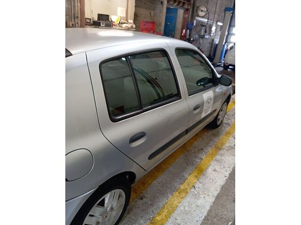 Clio VF1BB2DEF33363766 occasion 93100 Igny