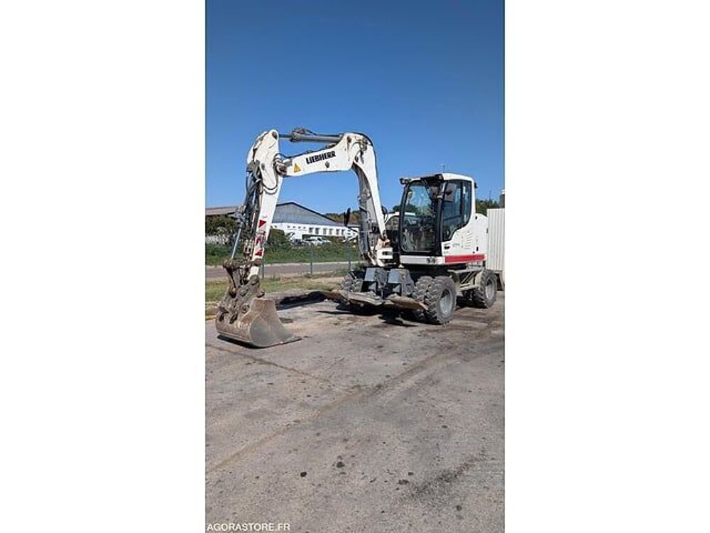 Tracto Pelle 2013 occasion 93100 Montreuil