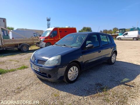 Renault Clio VF1BB2DEF31187323 2004 occasion N&icirc;mes 93100