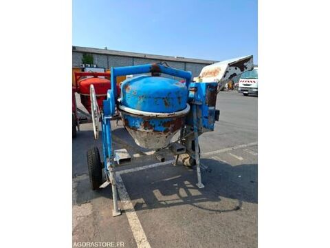 Autres Equipements 2001 occasion 93100 Brive-La-Gaillarde