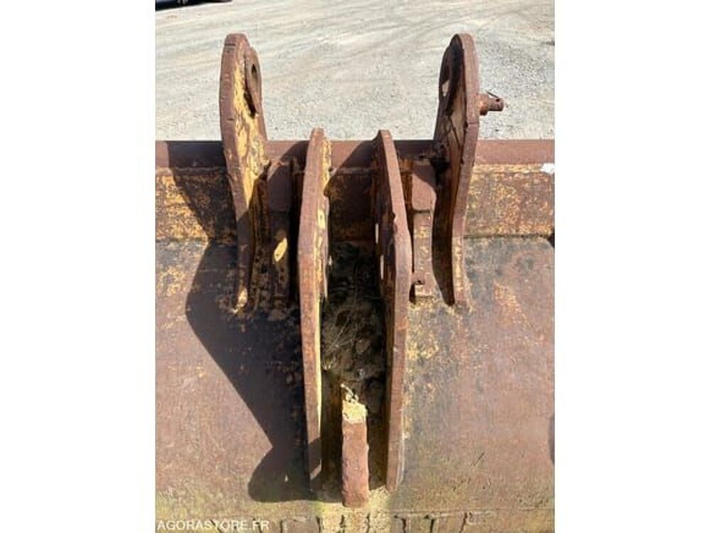 Pieces d&eacute;tach&eacute;es et accessoires Engins BTP  occasion 93100 Formigny La Bataille
