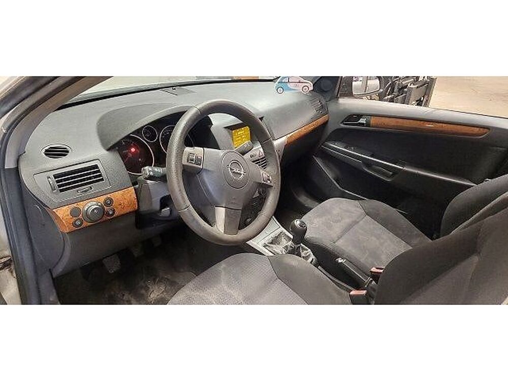 Astra W0L0AHL4865002217 occasion 93100 Saint-Palais